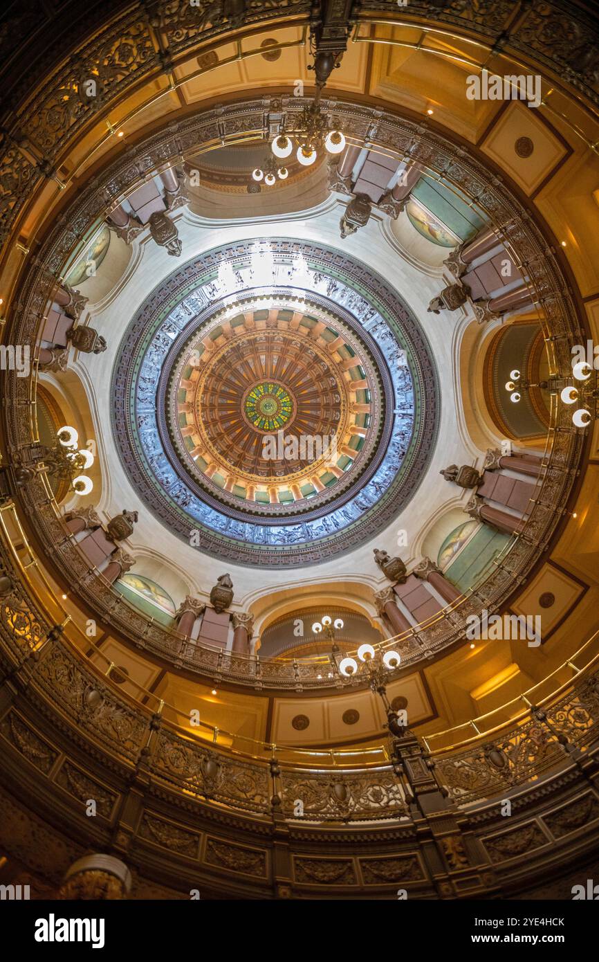 Springfield, Illinois - l'interno della cupola del campidoglio dello stato dell'Illinois. Foto Stock