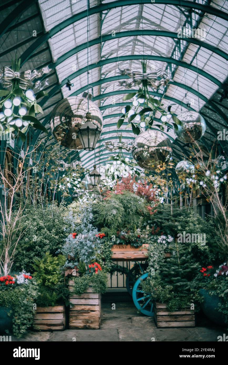 Le decorazioni di Natale in Covent Garden, Londra Foto Stock