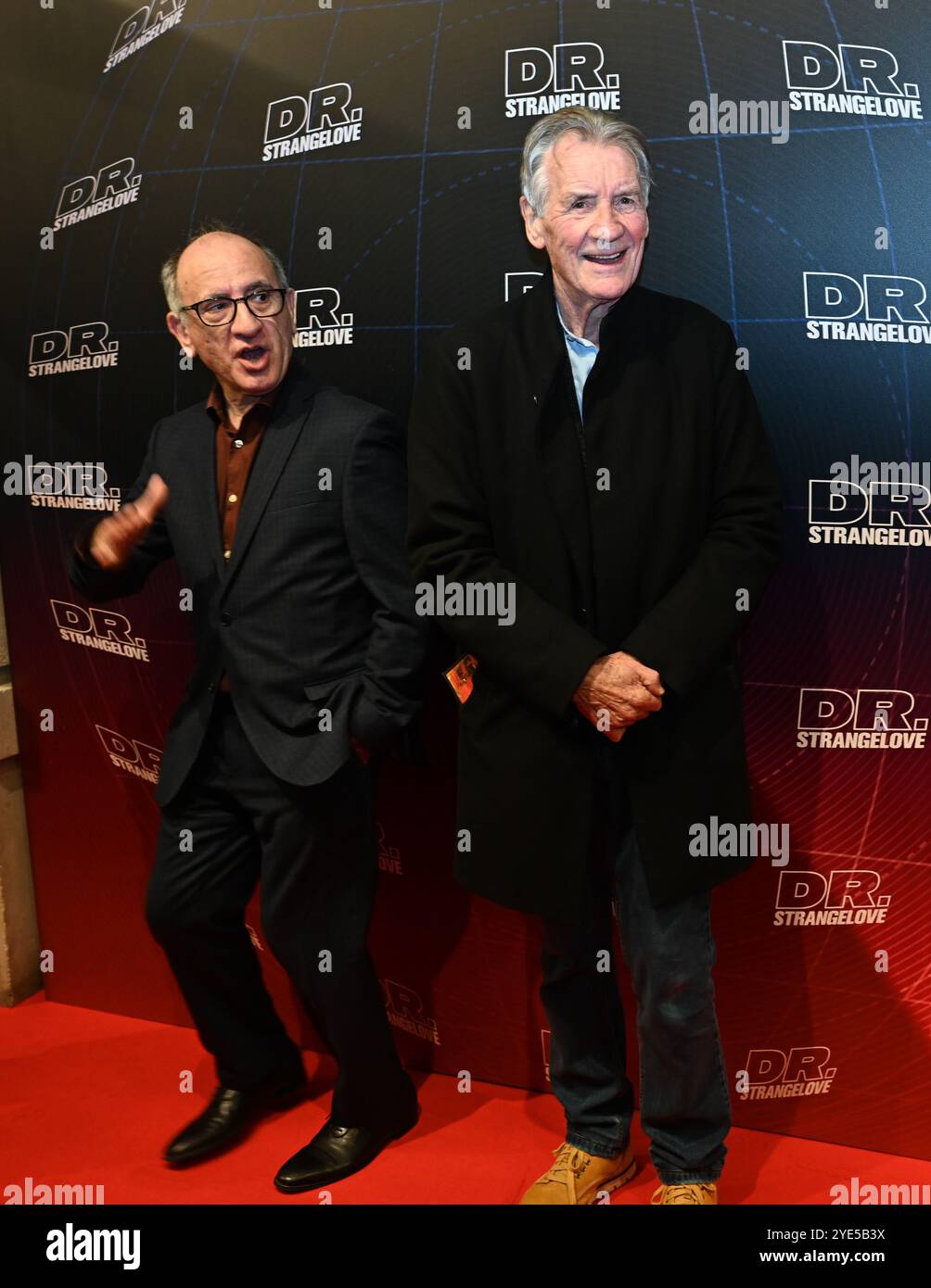 LONDRA, REGNO UNITO. 29 ottobre 2024. Armando Iannucci, Michael Palin assiste alla recita "Dr. Strangelove" presso il Noël Coward Theatre, Londra, Regno Unito. (Foto di ???/SEE li/Picture Capital) credito: Vedi li/Picture Capital/Alamy Live News Foto Stock