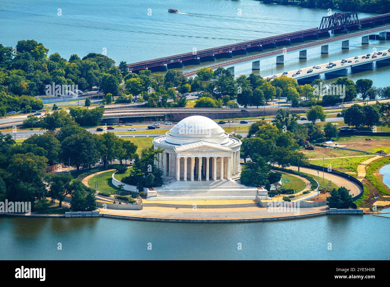 Vista panoramica aerea di Washington DC del memoriale di Jefferson e del fiume Potomac, capitale degli Stati Uniti Foto Stock