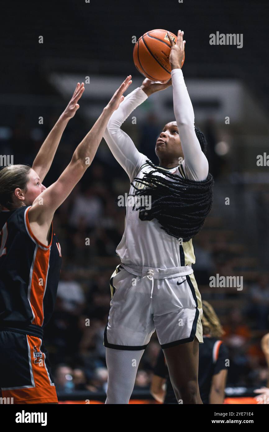 West Lafayette, Indiana, Stati Uniti. 29 ottobre 2024. Purdue Boilermakers Guard JAYLA SMITH (3) spara la palla durante la partita di basket NCAA womenÃs tra gli Indiana Tech Warriors e i Purdue Boilermakers, martedì 29 ottobre 2024, alla Mackey Arena di West Lafayette, Ind Purdue ha vinto 101-50. (Credit Image: © David Wegiel/ZUMA Press Wire) SOLO PER USO EDITORIALE! Non per USO commerciale! Foto Stock