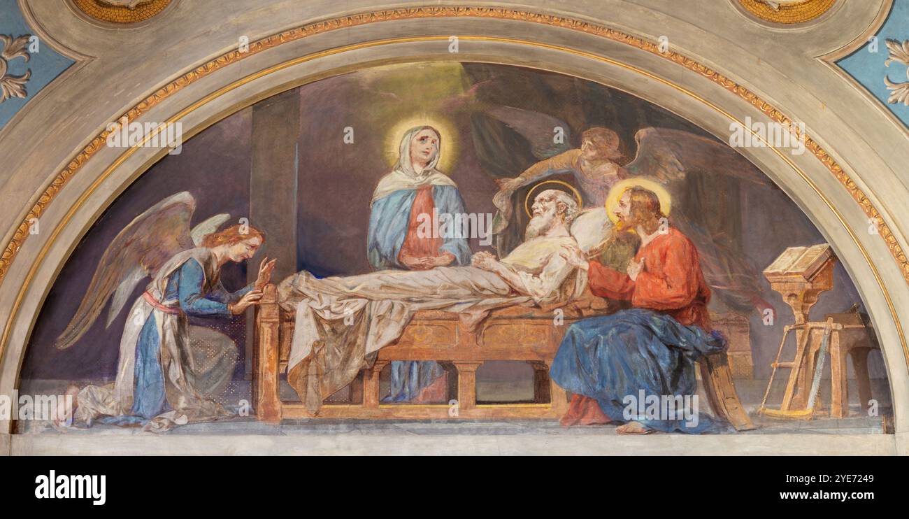 ALESSANDRIA, ITALIA - 9 SETTEMBRE 2024: L'affresco della morte di San Giuseppe (transito di San Giuseppe) nella Cattedrale di Luigi Morgari del 20. centesimi. Foto Stock