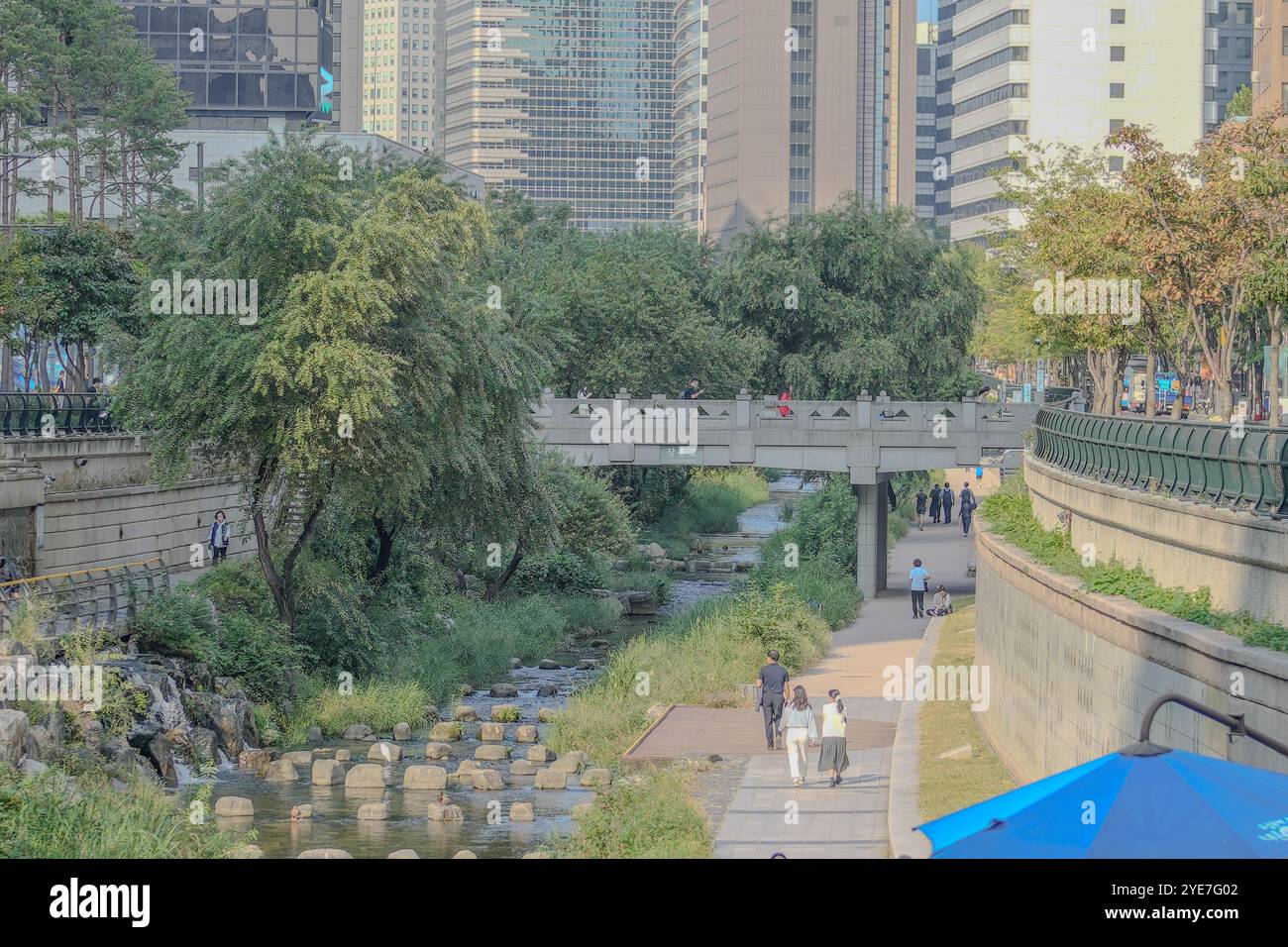 11 ottobre 2024. Jongno District, Seoul, paesaggio urbano mattutino a piedi dalla Corea del Sud fino alla zona del centro di ​​Myeong-dong. Foto Stock