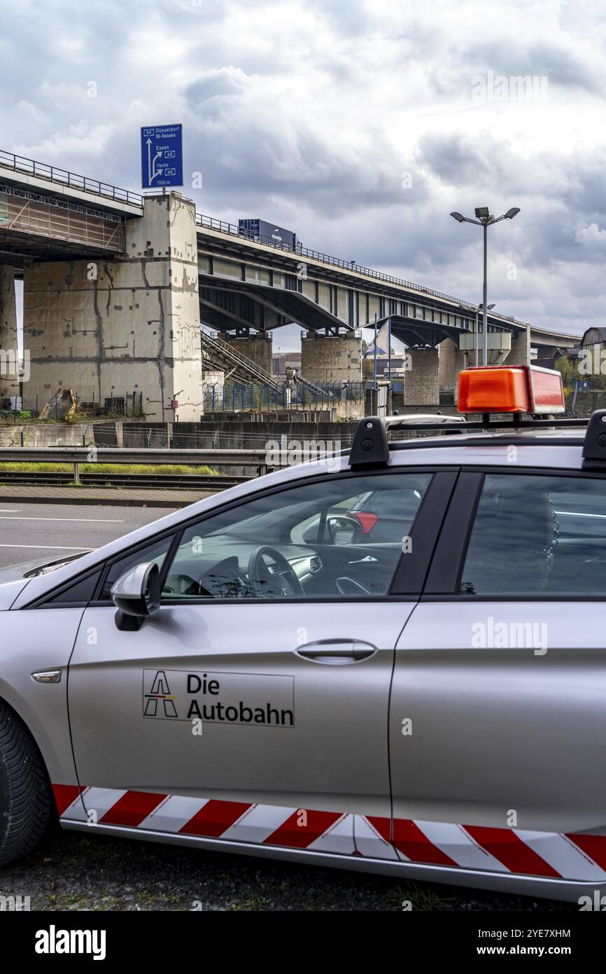 Il ponte di Berlino, autostrada A59, lungo 1,8 km, sopra l'area portuale di Duisburg, ha una vita utile residua fino al 2029, a causa di vari danni, come hai Foto Stock