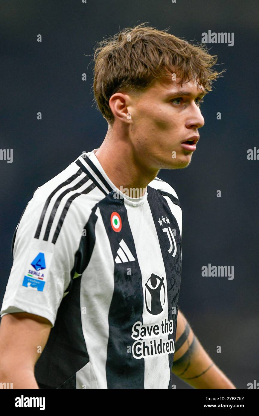 Milano, Italia. 27 ottobre 2024. Nicolò Savona della Juventus visto in azione durante la partita di serie A 2024/2025, tra Inter e Juventus allo Stadio Giuseppe Meazza. Punteggio finale: Inter 4:4 Juventus. Credito: SOPA Images Limited/Alamy Live News Foto Stock