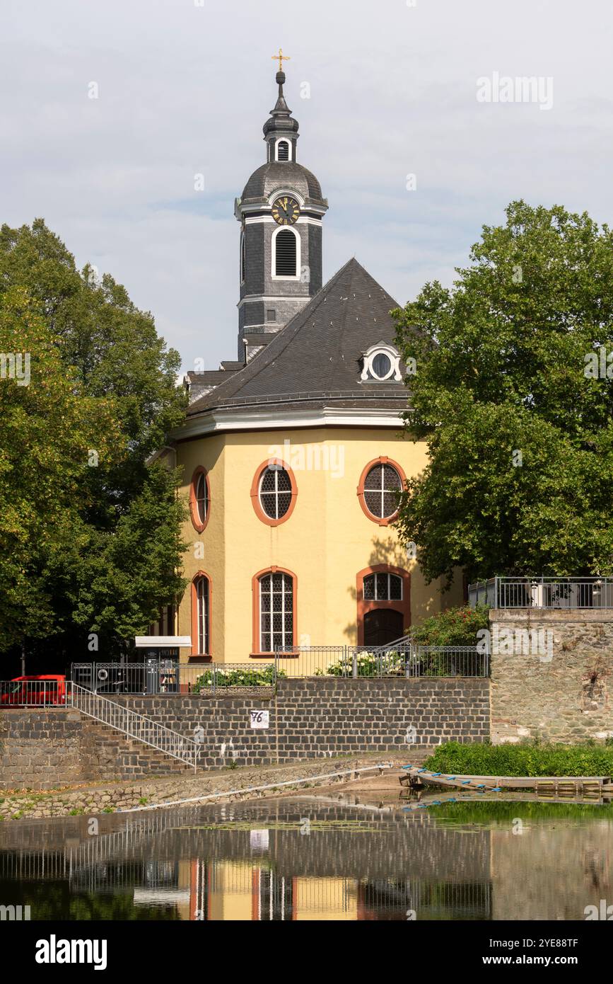 Wetzlar, ehem. Hospitalkirche zum heiligen Geist, ab 1755 von C. W. Sckell, Blick von Osten über die Lahn Foto Stock