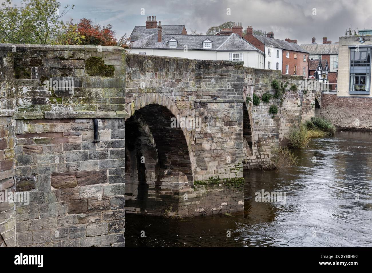 Wye Bridge, Hereford, costruito alla fine del XV secolo. Edificio classificato di grado 1. Foto Stock