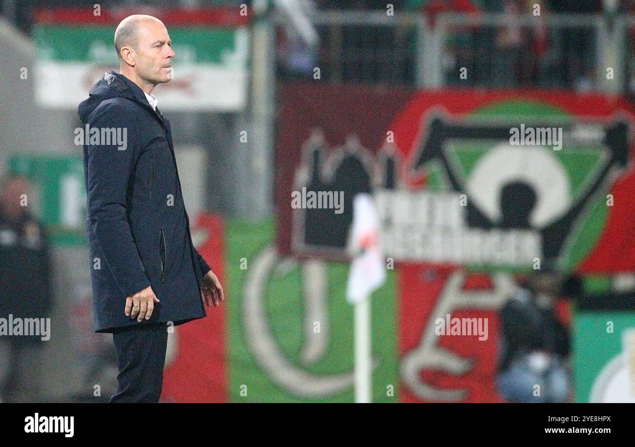 Augusta, Germania. 29 ottobre 2024. L'allenatore di Augsburg Jess Thorup viene visto durante la partita di calcio della DFB tra l'Augsburg e lo Schalke 04 al WWM Arena Stadion. Crediti: Davide Elias / Alamy Live News Foto Stock