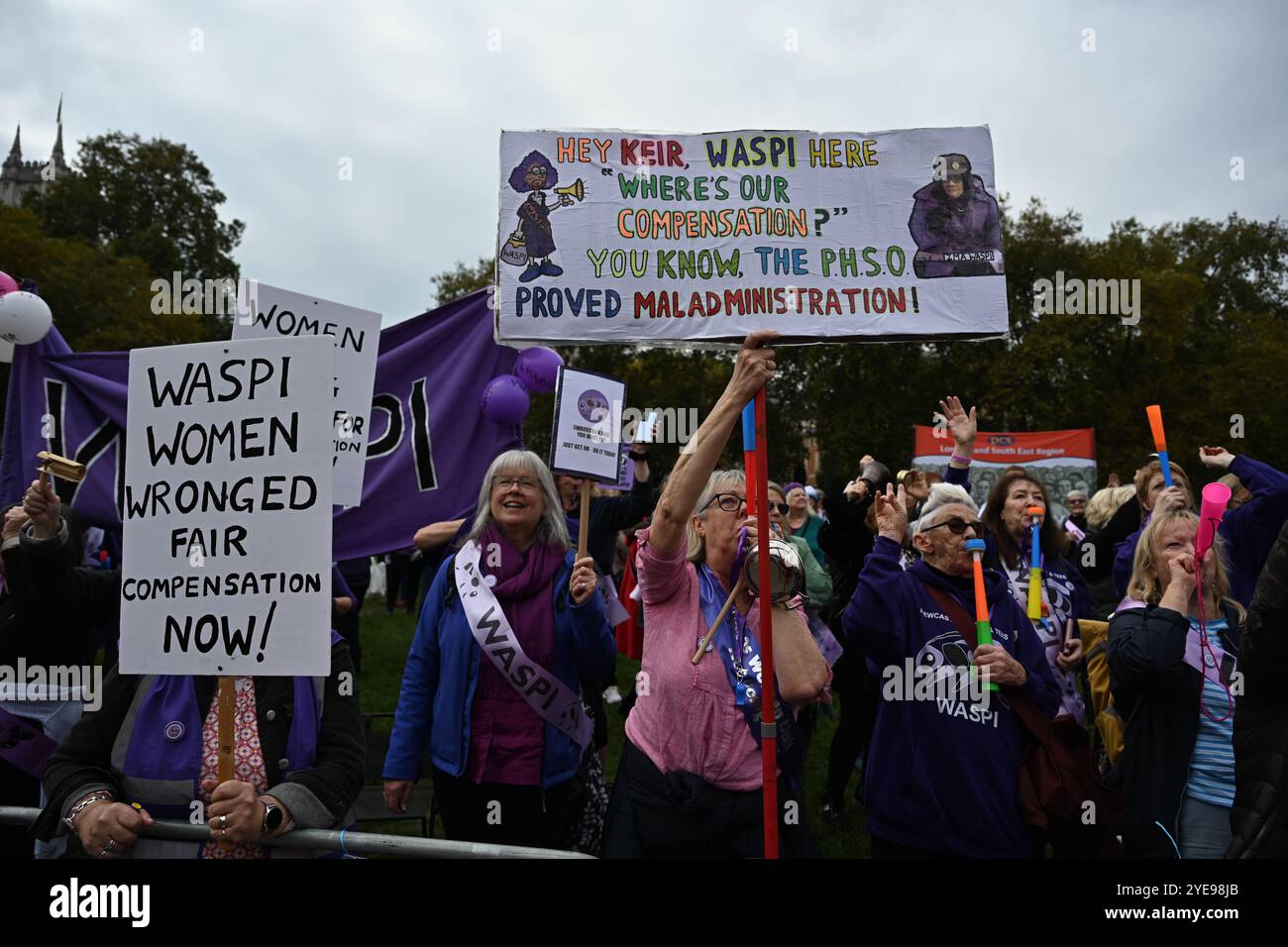 LONDRA, REGNO UNITO. 30 ottobre 2024. I manifestanti del WASPI sono incerti sul fatto che il governo ci pagherà. Le donne contro la disuguaglianza pensionistica di Stato (WASPI) hanno protestato contro il bilancio del governo britannico in piazza del Parlamento. le donne dei 50 anni stanno ancora aspettando la pensione dei 70 anni Il governo britannico non li compensa ancora. Purtroppo, molti sono morti senza ricevere le loro pensioni. (Foto di 李世惠/SEE li/Picture Capital) credito: Vedi li/Picture Capital/Alamy Live News Foto Stock