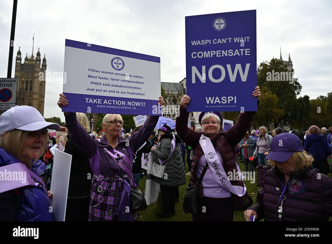 LONDRA, REGNO UNITO. 30 ottobre 2024. I manifestanti del WASPI sono incerti sul fatto che il governo ci pagherà. Le donne contro la disuguaglianza pensionistica di Stato (WASPI) hanno protestato contro il bilancio del governo britannico in piazza del Parlamento. le donne dei 50 anni stanno ancora aspettando la pensione dei 70 anni Il governo britannico non li compensa ancora. Purtroppo, molti sono morti senza ricevere le loro pensioni. (Foto di 李世惠/SEE li/Picture Capital) credito: Vedi li/Picture Capital/Alamy Live News Foto Stock