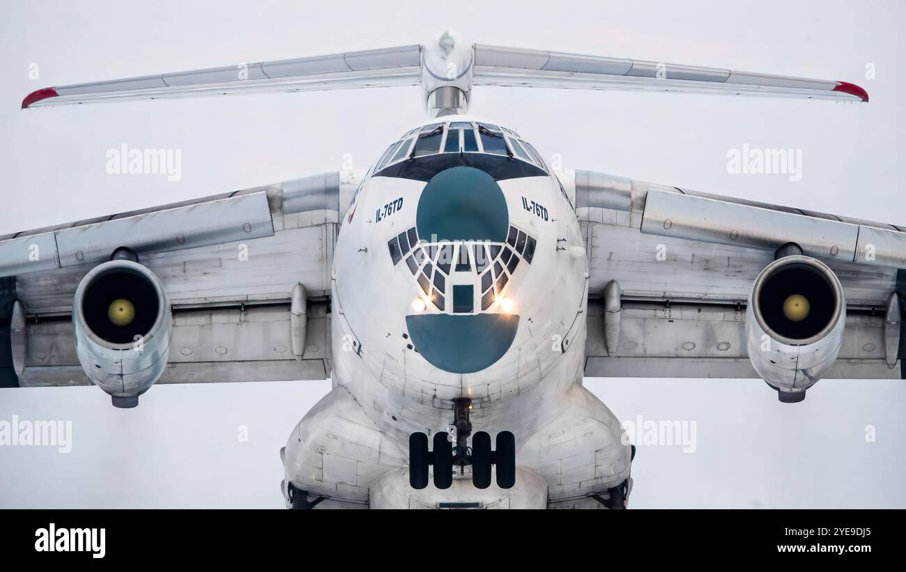 Kaunas/Lituania 2021-02-17 (RA-76842) Ilyushin il-76TD Aviacon Zitotrans Foto Stock