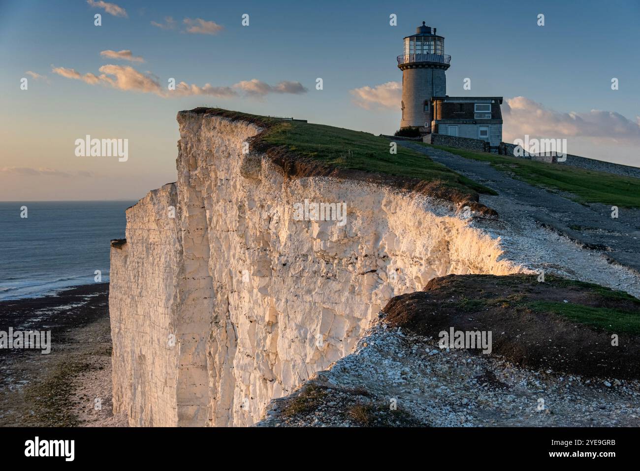 Faro Belle Tout, Beachy Head, vicino a Eastbourne, South Downs National Park, East Sussex, Inghilterra, Regno Unito Foto Stock