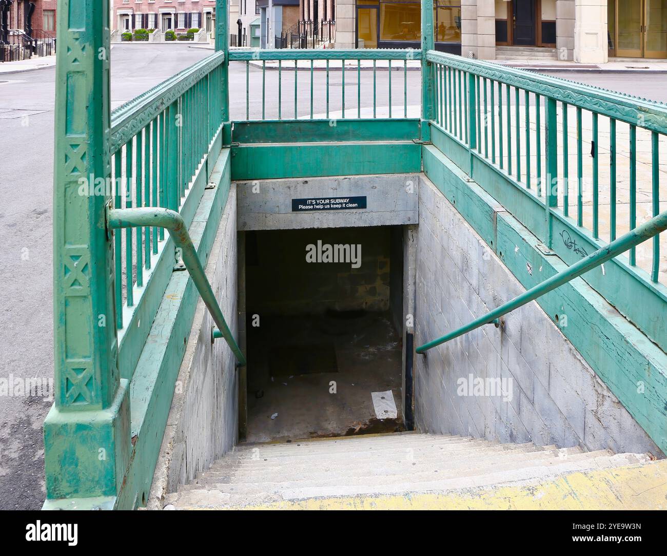 Entrata della metropolitana nell'area di Soho Set Backlot Paramount Studios Hollywood Los Angeles California USA Foto Stock