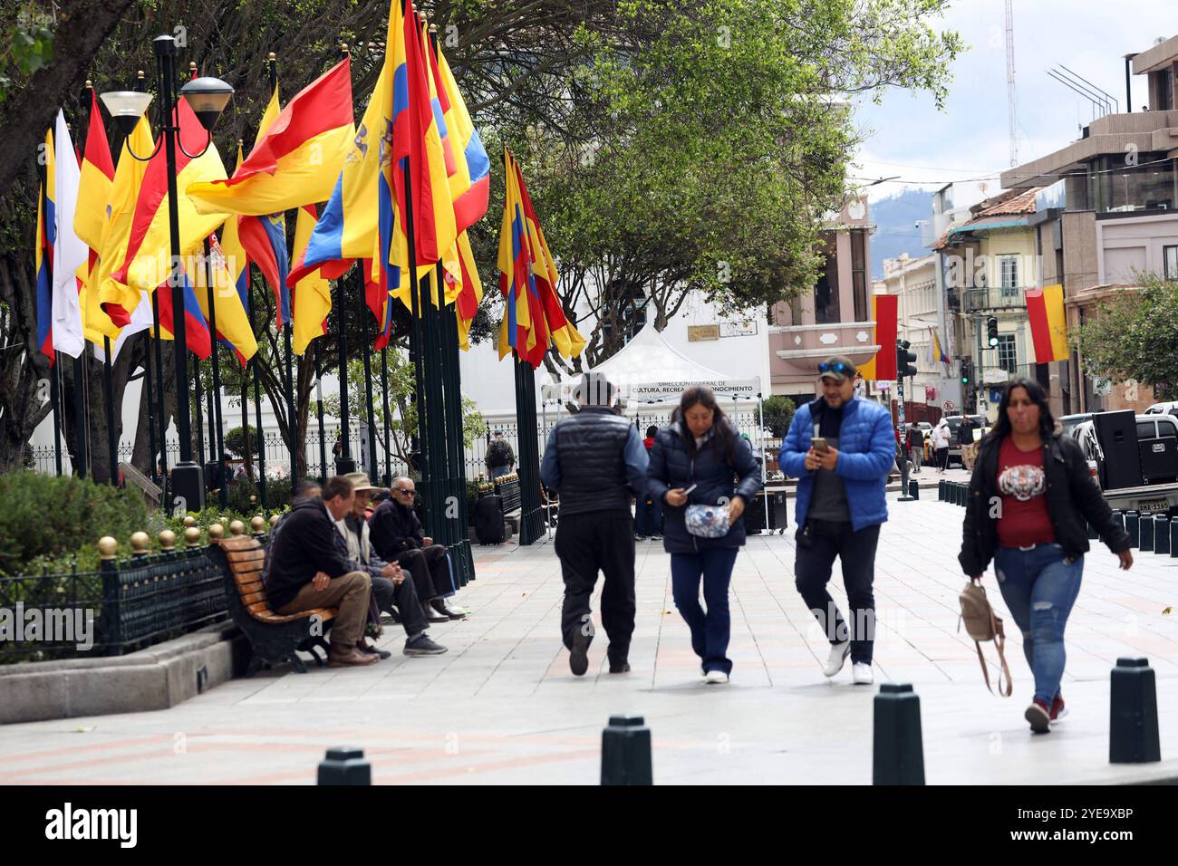 CUENCA FLAGGING PER FESTIVAL DI INDIPENDENZA Cuenca,Ecuador 30 ottobre 2024 questa mattina nell'emiciclo del Parco Calderon la bandiera della città ha avuto luogo in onore dei 204 anni di indipendenza della città di Cuenca foto Boris Romoleroux API SOI CUENCA FLAGGING PER FESTIVAL DI INDIPENDENZA a15b19fdf9b9b9a1ac4ba5095a857ff046 Copyright Foto Stock