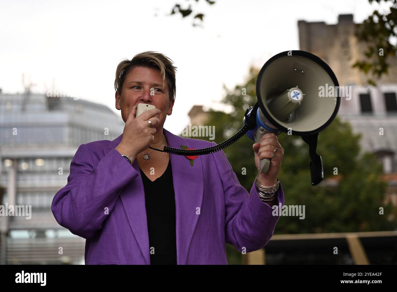 LONDRA, REGNO UNITO. 30 ottobre 2024. Sarah Dyke, deputata liberaldemocratica, sostiene WASPI per continuare la lotta per la giustizia, che è stata attesa da tempo per pagare le pensioni delle donne nate nelle proteste degli anni '1950 nella piazza del Parlamento, Londra, Regno Unito. (Foto di 李世惠/SEE li/Picture Capital) credito: Vedi li/Picture Capital/Alamy Live News Foto Stock
