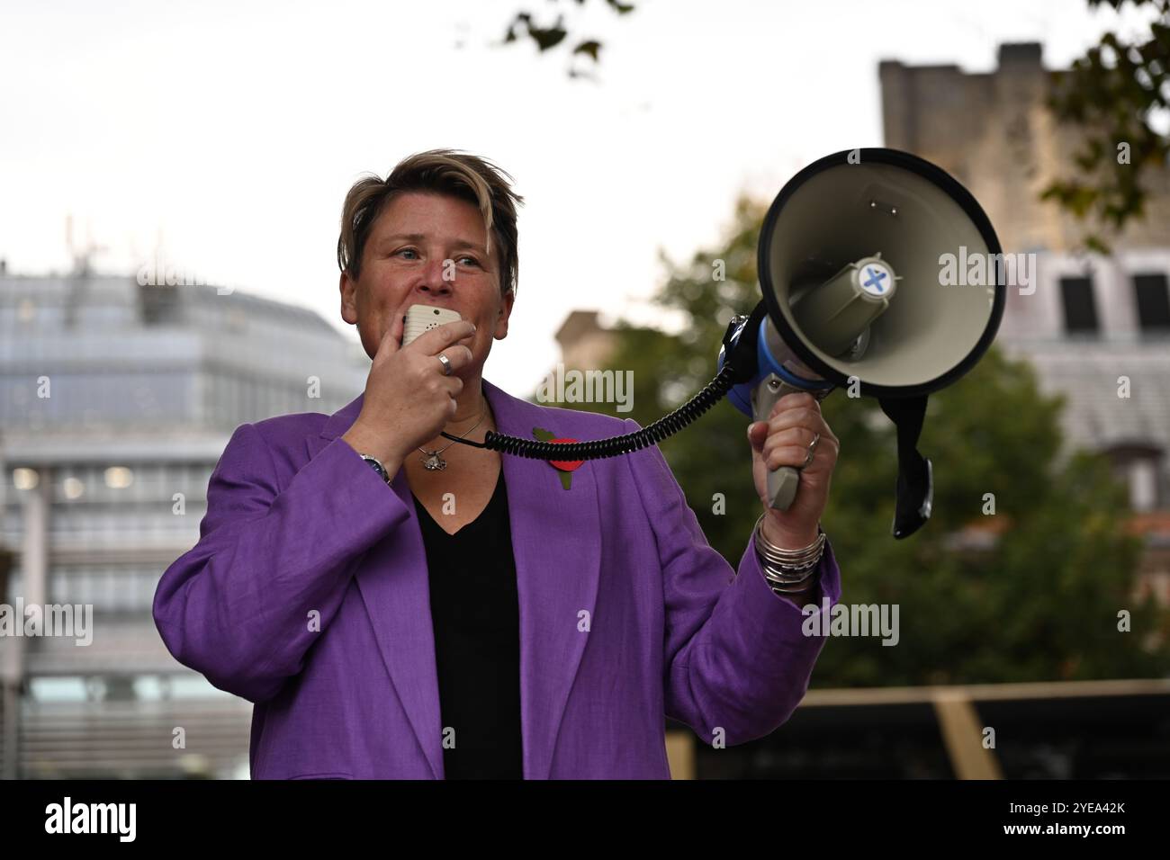 LONDRA, REGNO UNITO. 30 ottobre 2024. Sarah Dyke, deputata liberaldemocratica, sostiene WASPI per continuare la lotta per la giustizia, che è stata attesa da tempo per pagare le pensioni delle donne nate nelle proteste degli anni '1950 nella piazza del Parlamento, Londra, Regno Unito. (Foto di 李世惠/SEE li/Picture Capital) credito: Vedi li/Picture Capital/Alamy Live News Foto Stock