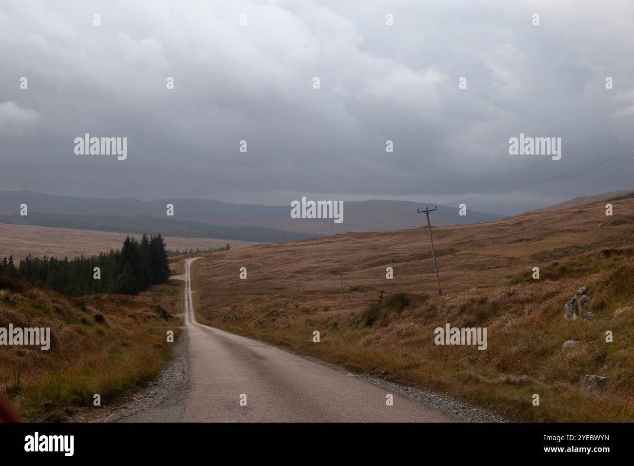 Strada solitaria nelle Highlands scozzesi, Morvern, Foto Stock