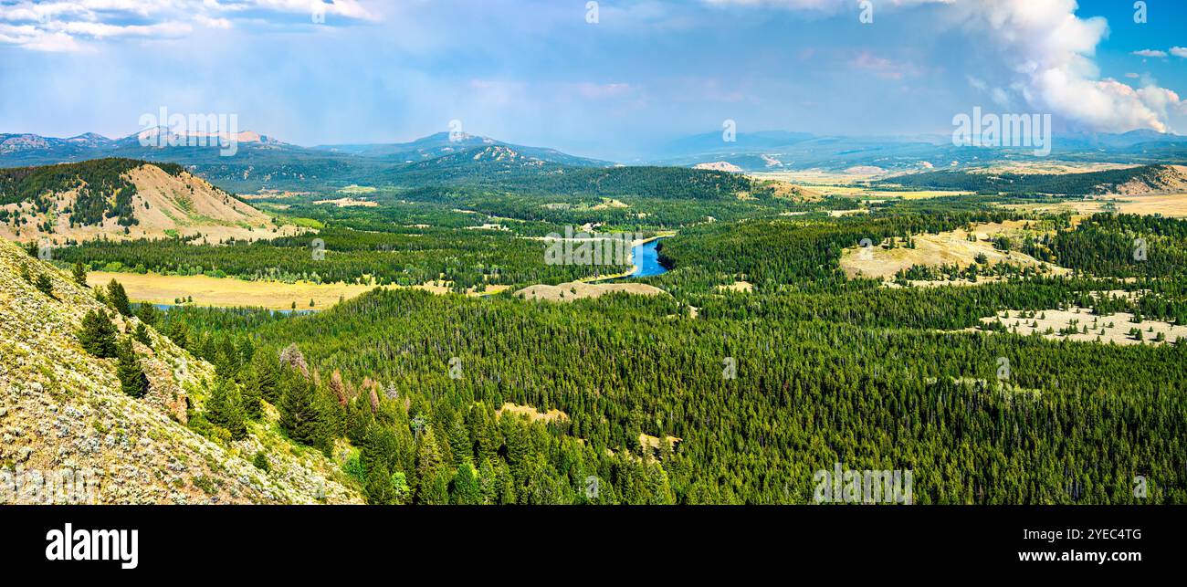 Panorama del Grand Teton National Park con il fiume Snake visto da Signal Mountain, Wyoming, Stati Uniti Foto Stock