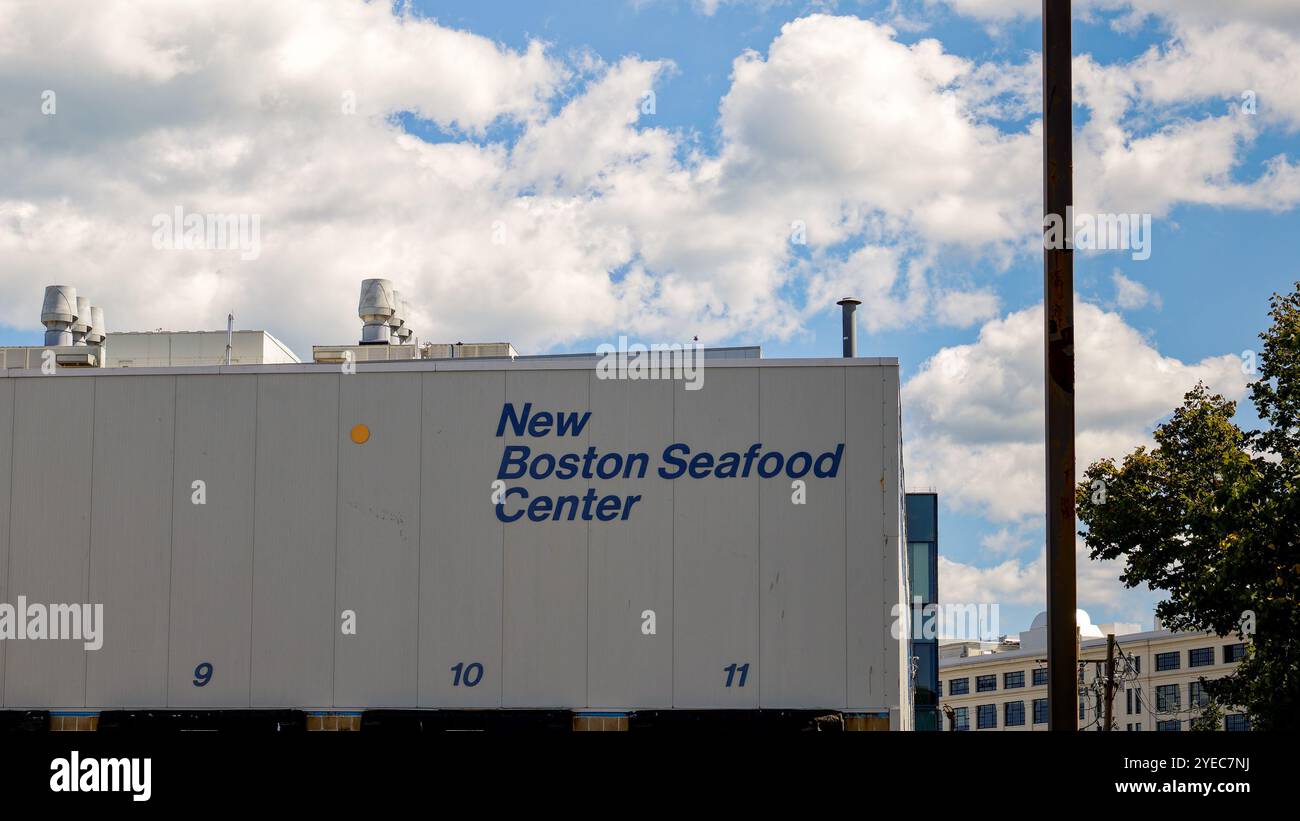 Boston, ma - 9 settembre 2024: Il New Boston Seafood Center è un edificio industriale con spazio industriale refrigerato, si trova in Northern Ave. Foto Stock