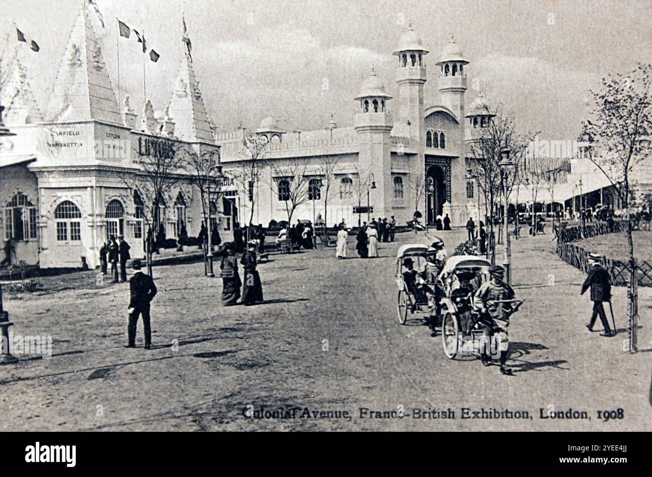 Cartolina della "Colonist Avenue" alla London Franco-British Exhibition del 1908. Visibili sullo sfondo sono i padiglioni indiani. Foto Stock