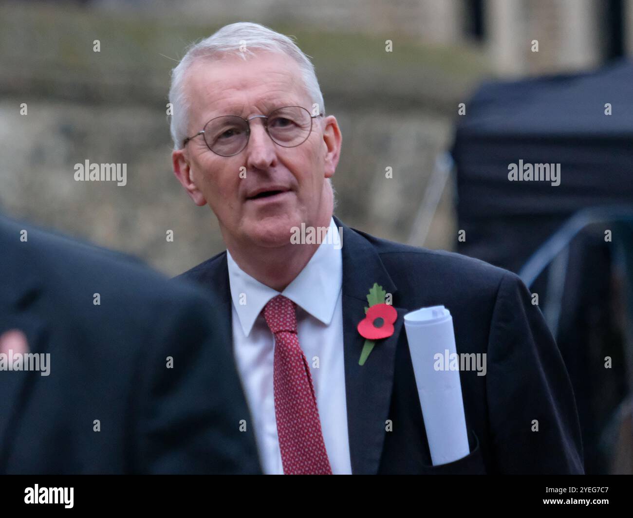 Il Secrerary of State for Northern Ireland and MP for Leeds South Hilary Benn è intervistato su College Green in seguito al bilancio autunnale. Foto Stock