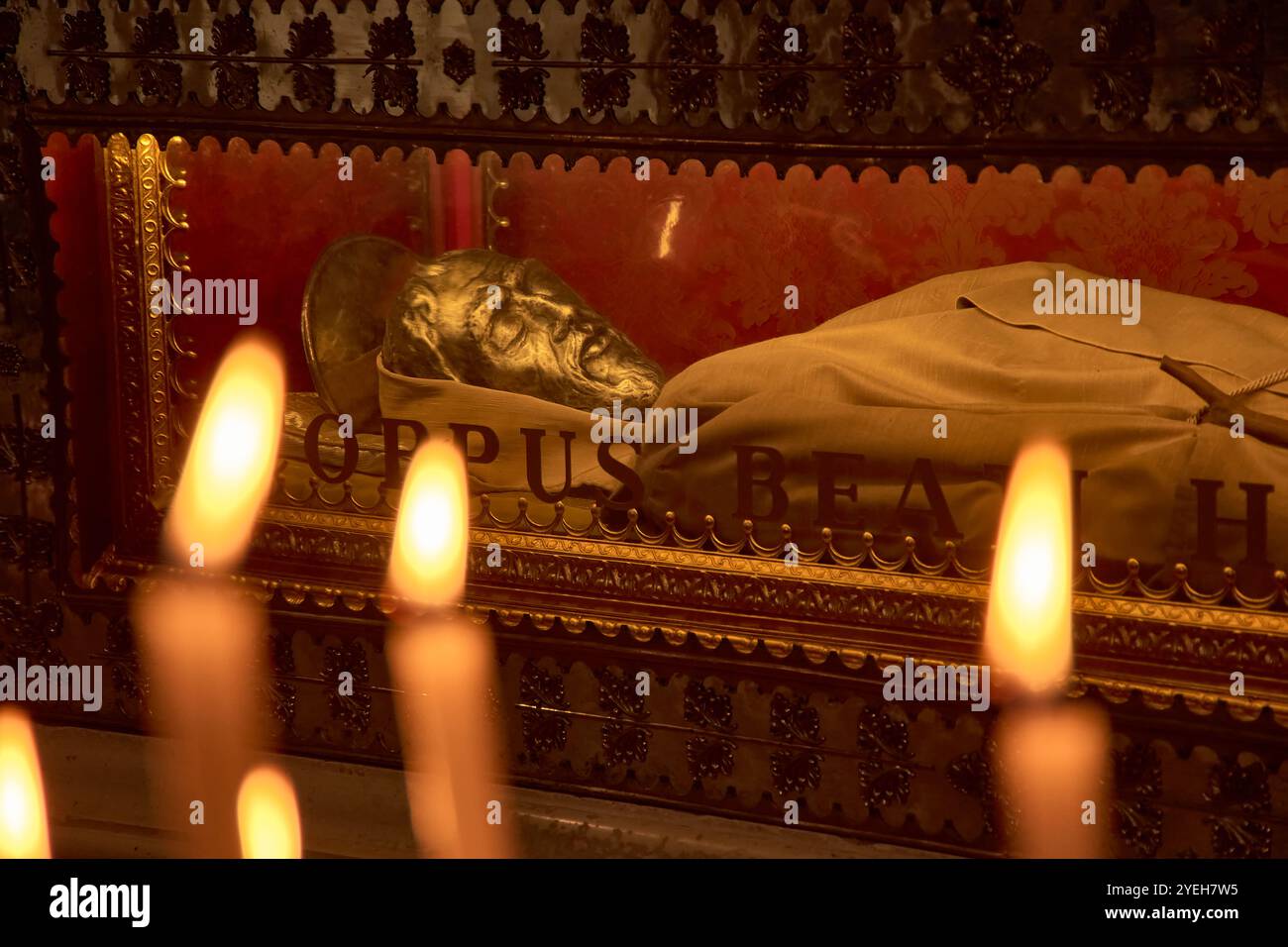 L'Arca di San Liberale, situata nel Duomo di Treviso, onora il santo patrono della città. San Liberale, un soldato romano della vicina Altino, convertito Foto Stock