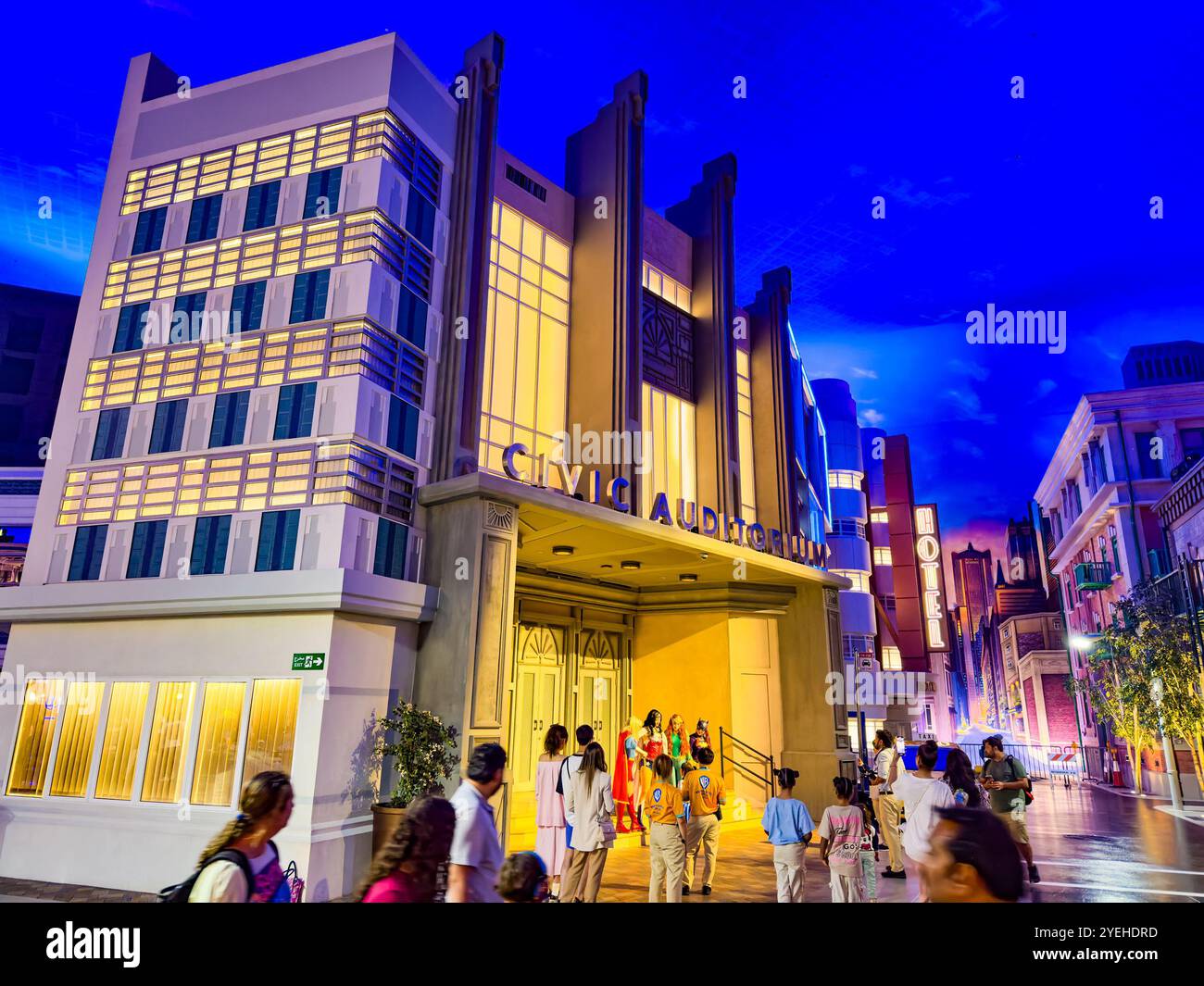 Abu Dhabi, Emirati Arabi Uniti. 5 maggio 2024: Ferrari e Warner Bros Parco divertimenti Studios. Foto Stock