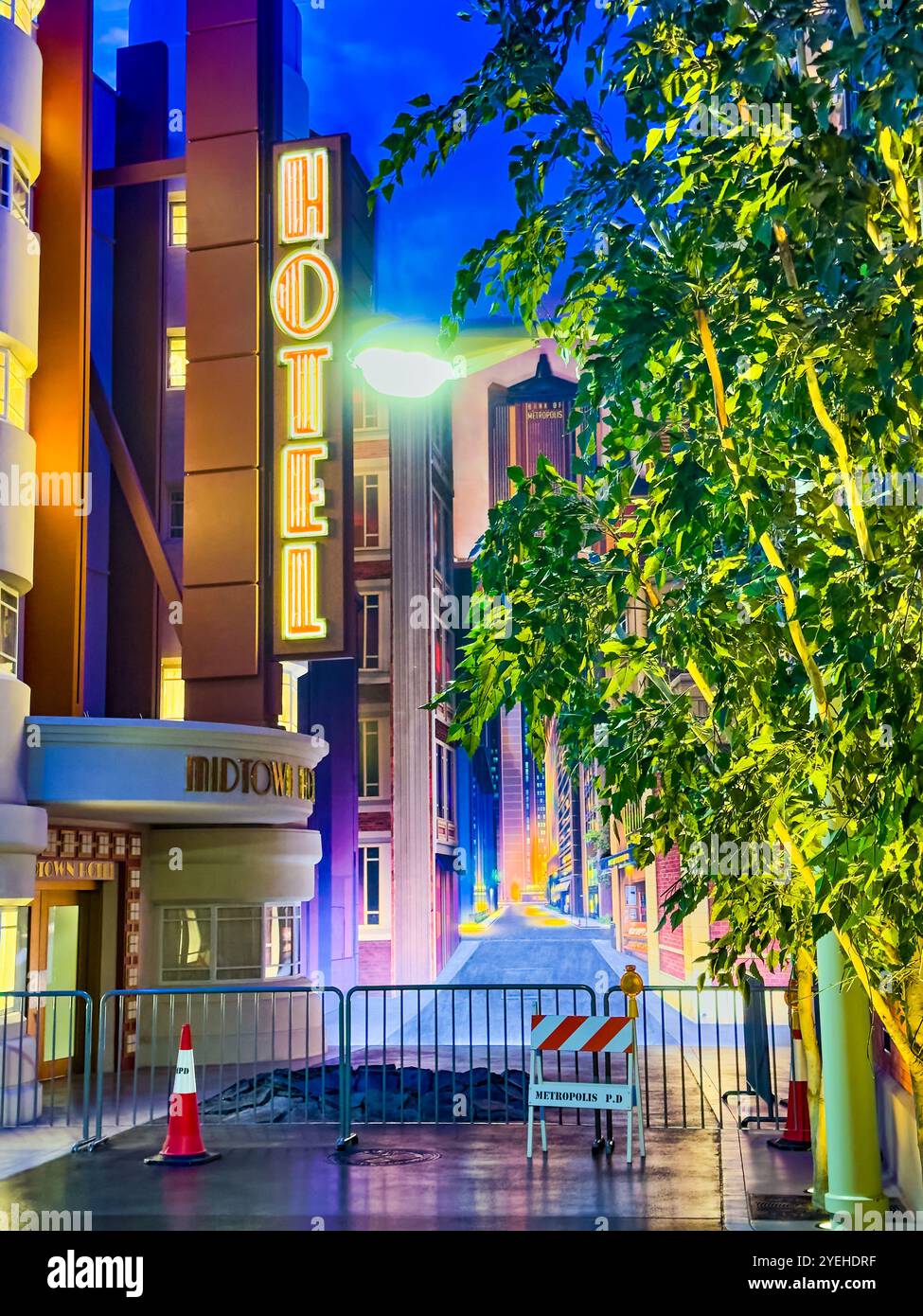 Abu Dhabi, Emirati Arabi Uniti. 5 maggio 2024: Ferrari e Warner Bros Parco divertimenti Studios. Foto Stock