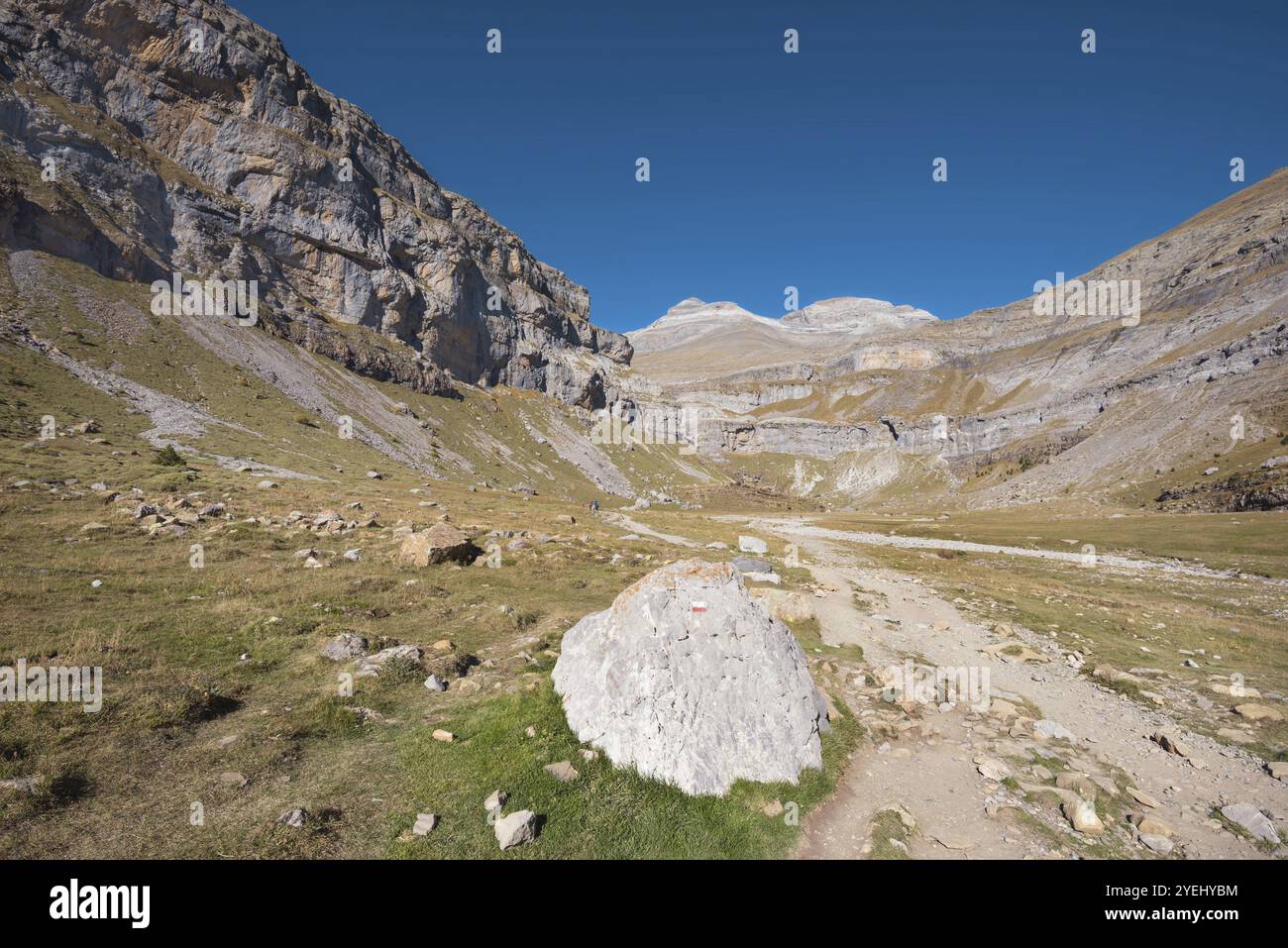 Paesaggio di Ordesa e Parco Nazionale del Monte perdido nei pirenei Aragonesi, Spagna, Europa Foto Stock