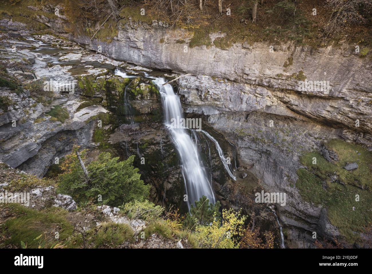 Cascata nel parco nazionale di Ordesa, Pirenei, Huesca, Spagna, Europa Foto Stock