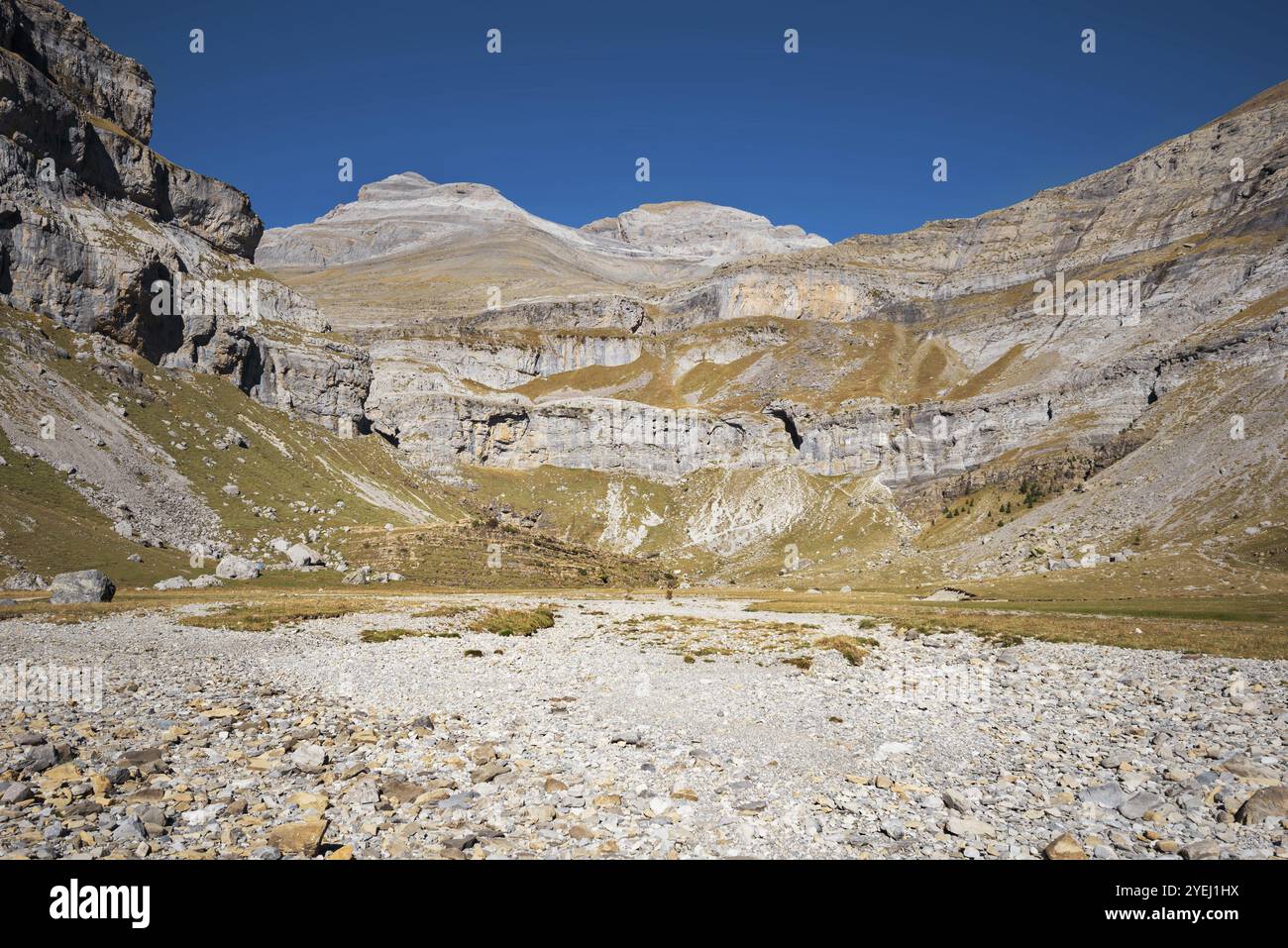 Paesaggio di Ordesa e Parco Nazionale del Monte perdido nei pirenei Aragonesi, Spagna, Europa Foto Stock