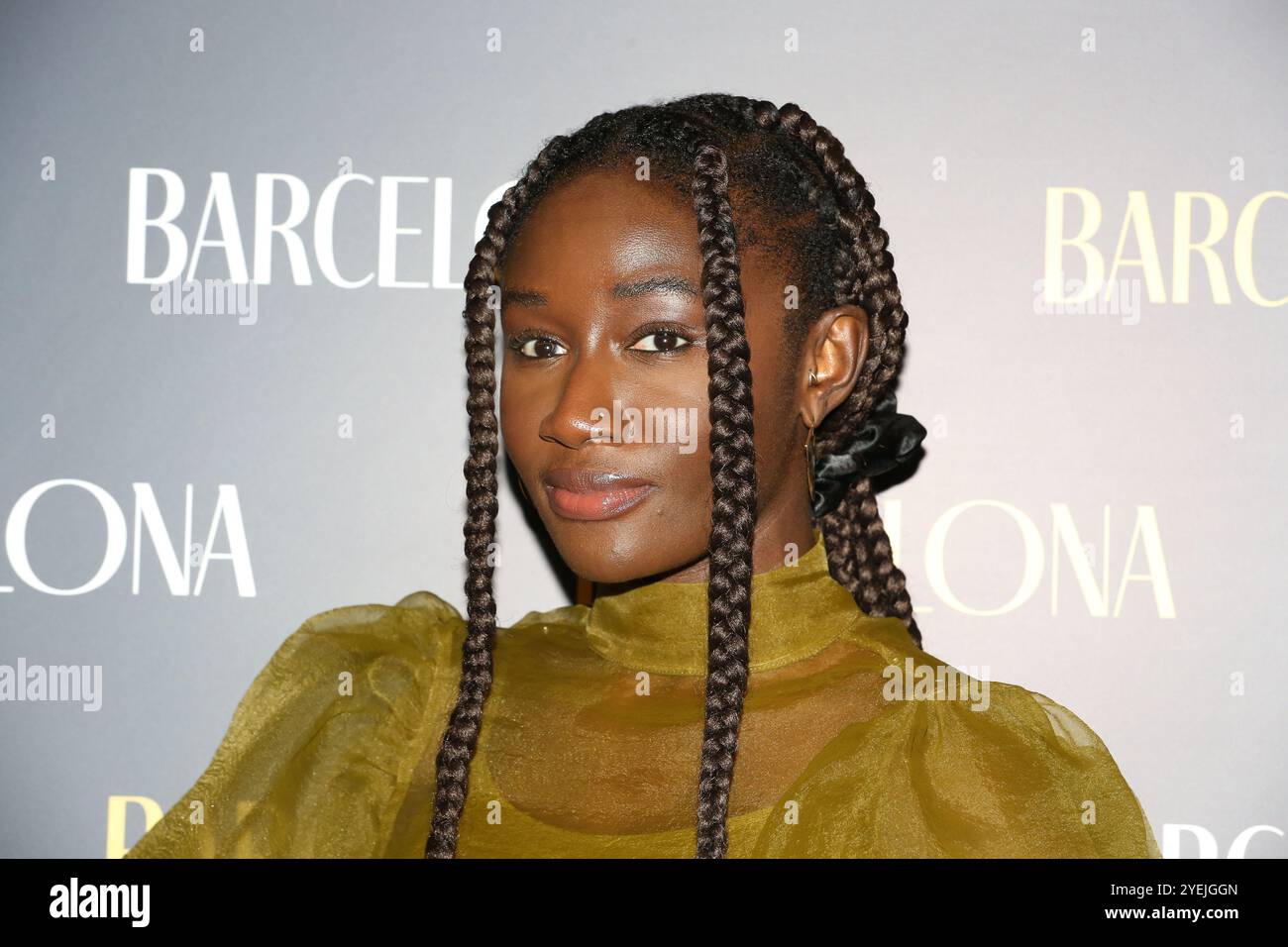 Heather Agyepong partecipa all'apertura della serata di gala di Barcellona al Duke of York's Theatre di Londra, con Lily Collins e Alvaro morte. Foto Stock