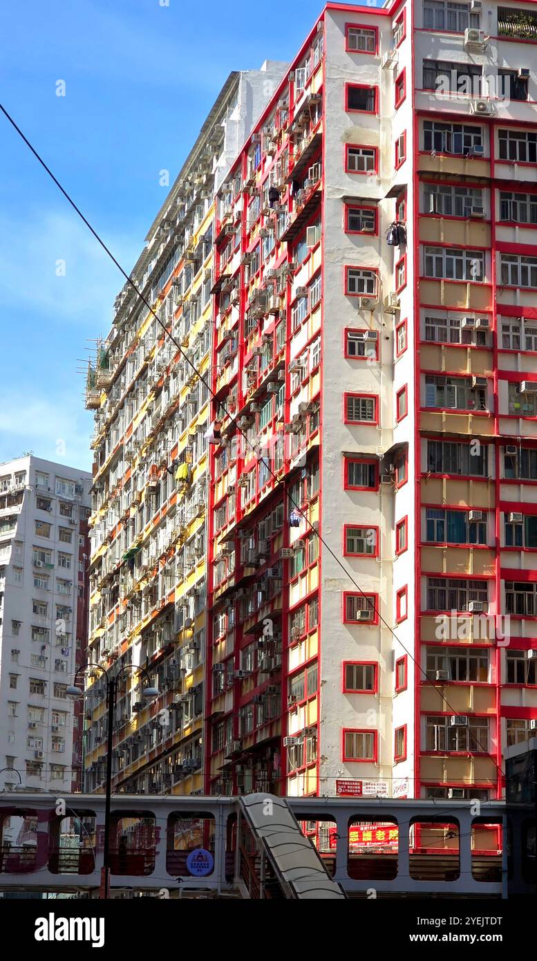 Coronet Court a North Point, Hong Kong. - Immagine stock catturata con smartphone
