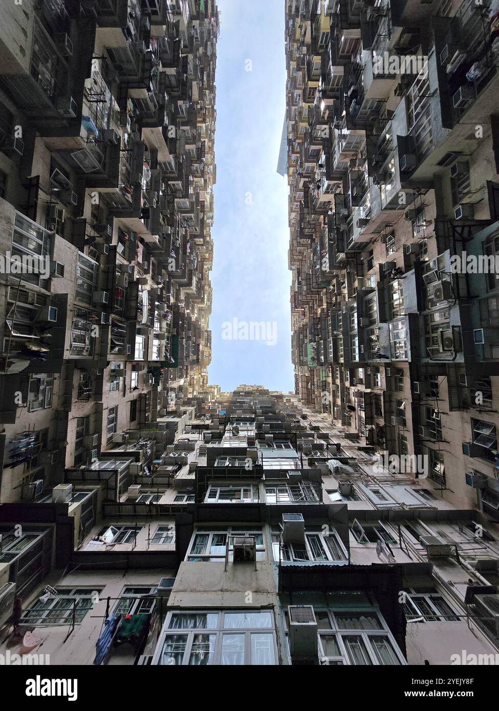 Il Monster Building (edificio Yick Fat) a Quarry Bay, Hong Kong. Foto Stock