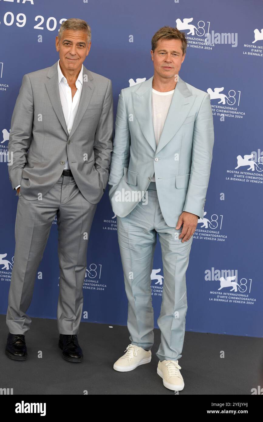 Venezia, Italia. 1 settembre 2024. George Clooney e Brad Pitt partecipano alla photocall "Wolfs" durante la 81a Mostra Internazionale d'Arte cinematografica di Venezia al Palazzo del Casino di Venezia. (Foto di Luigi Iorio/SOPA Images/Sipa USA) credito: SIPA USA/Alamy Live News Foto Stock