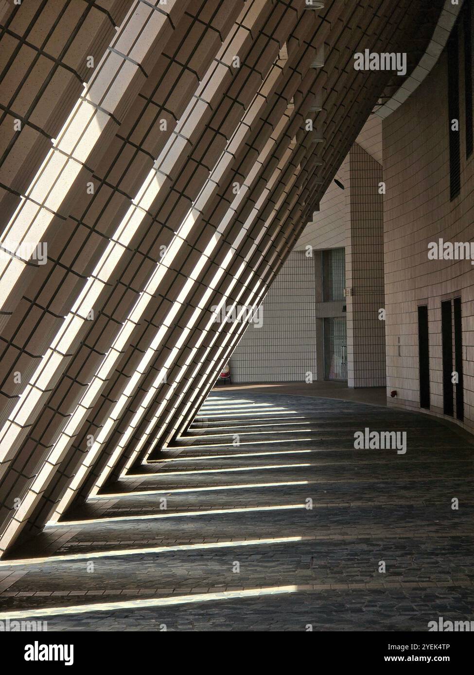 L'iconico centro culturale di Tsim Sha Tsui, Hong Kong. - Immagine stock catturata con smartphone