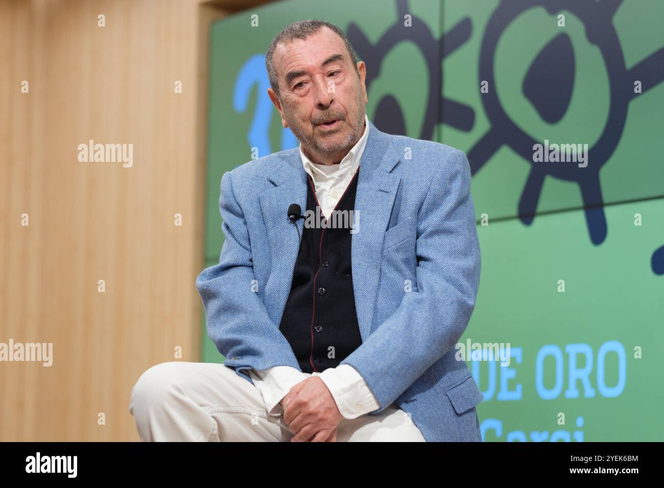Il regista Jose Luis Garci, durante una conferenza stampa della Medaglia d'Oro dei Forque Awards presso la Fondazione Ortega Marañon, il 31 ottobre 2024 a M Foto Stock