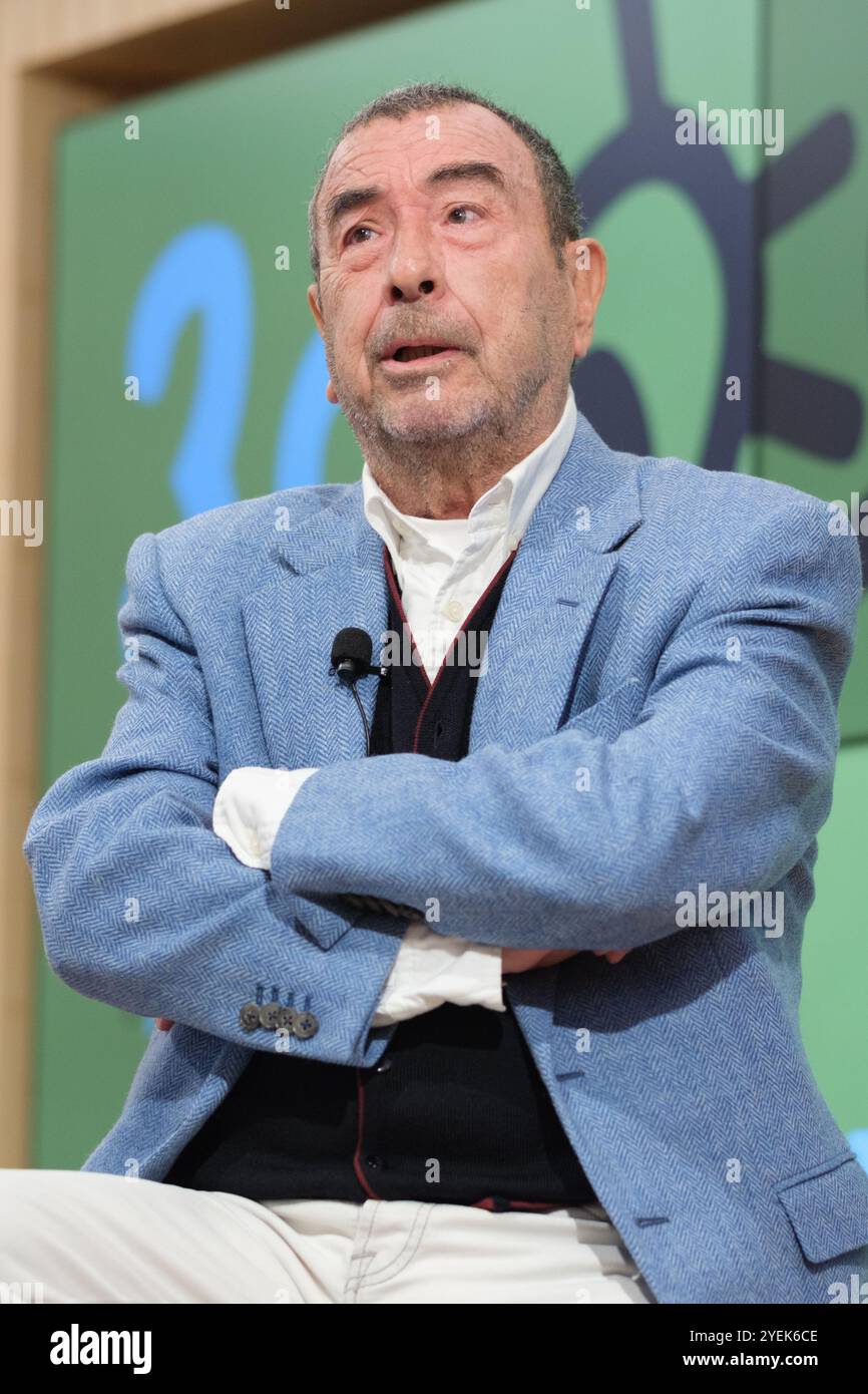 Il regista Jose Luis Garci, durante una conferenza stampa della Medaglia d'Oro dei Forque Awards presso la Fondazione Ortega Marañon, il 31 ottobre 2024 a M Foto Stock