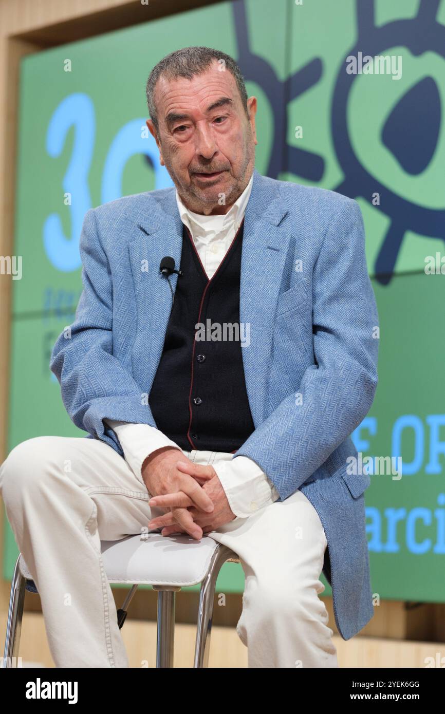 Il regista Jose Luis Garci, durante una conferenza stampa della Medaglia d'Oro dei Forque Awards presso la Fondazione Ortega Marañon, il 31 ottobre 2024 a M Foto Stock