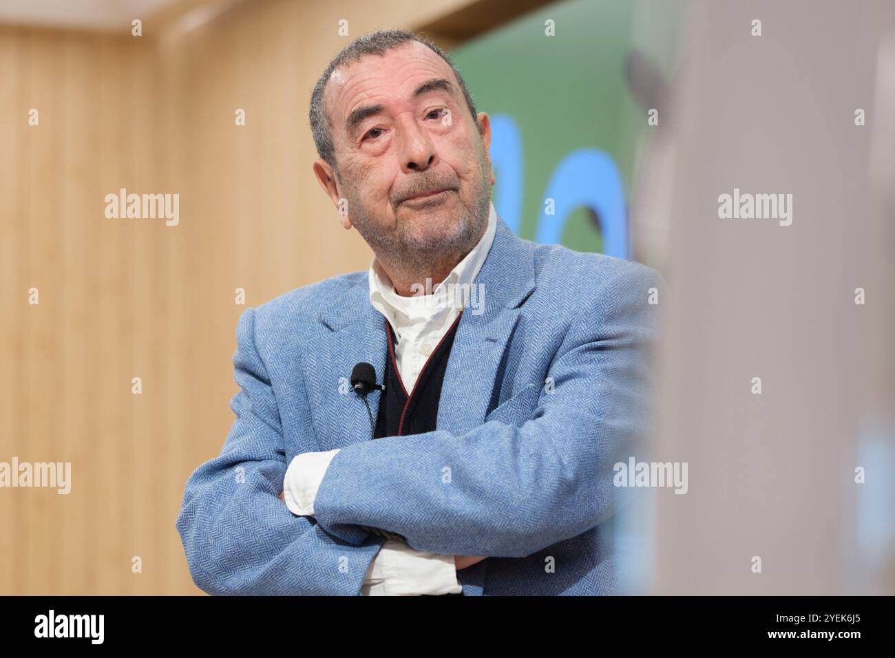 Il regista Jose Luis Garci, durante una conferenza stampa della Medaglia d'Oro dei Forque Awards presso la Fondazione Ortega Marañon, il 31 ottobre 2024 a M Foto Stock