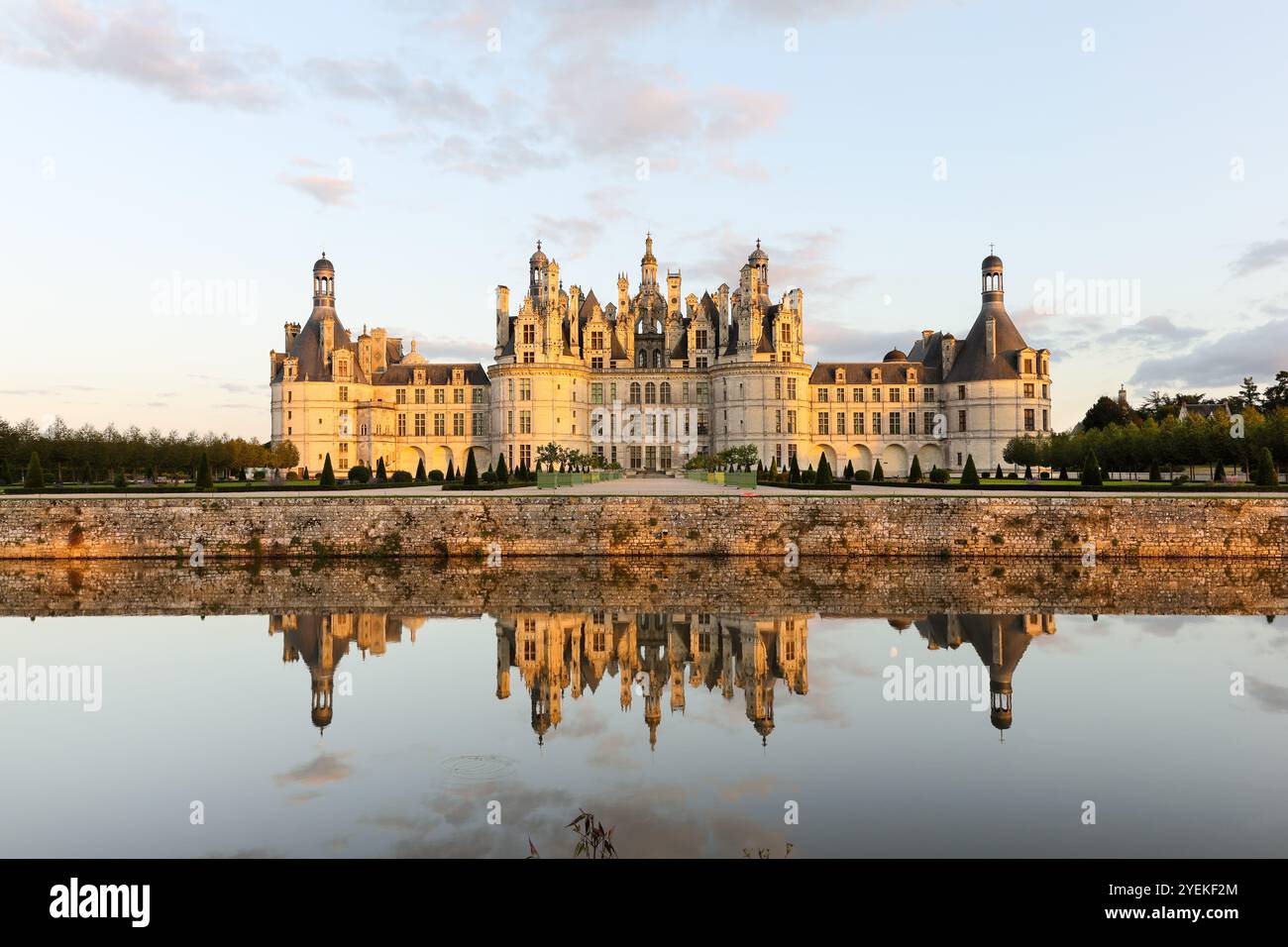 Chateau de Chambord alla luce della tarda sera, Loira, Francia, UE Foto Stock