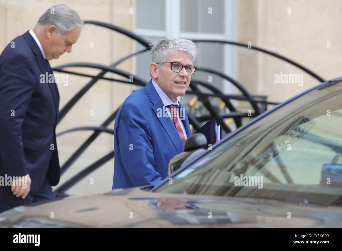 Parigi, Francia il 31 ottobre 2024, Patrick Hetzel, Ministro dell'istruzione superiore, Francois-Noel buffet, Ministro dei dipartimenti d'oltremare. Francois Loock/Alamy Live News Foto Stock