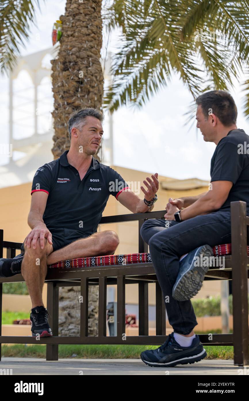 Sakhir, Bahrein. 31 ottobre 2024. Porsche Penske Motorsport No.6 Hypercar - Porsche 963, André Lotterer (DEU) durante P1. Ahmad al Shehab/Alamy Live News. Foto Stock