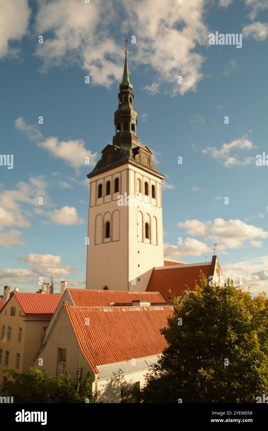 La chiesa di San Nicola "Niguliste kirik" è un edificio medievale situato a Tallinn in Estonia. Era dedicato a San Nicola. Costruito nel XIII secolo Foto Stock