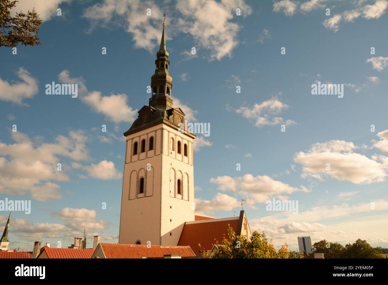 La chiesa di San Nicola "Niguliste kirik" è un edificio medievale situato a Tallinn in Estonia. Era dedicato a San Nicola. Costruito nel XIII secolo Foto Stock