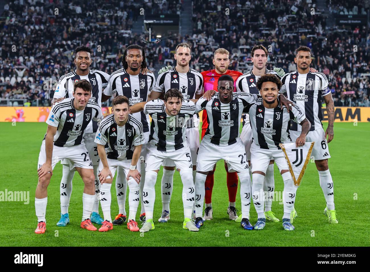 Torino, Italia. 30 ottobre 2024. I giocatori della Juventus FC si schierano durante la partita di calcio di serie A 2024/25 tra Juventus FC e Parma calcio 1913 allo stadio Allianz. Punteggio finale; Juventus 2 : 2 Parma. Credito: SOPA Images Limited/Alamy Live News Foto Stock