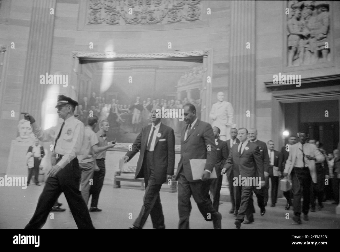 A. Philip Randolph e altri leader per i diritti civili in viaggio verso il Congresso durante la marcia su Washington. STATI UNITI. 28 agosto 1963 Foto Stock