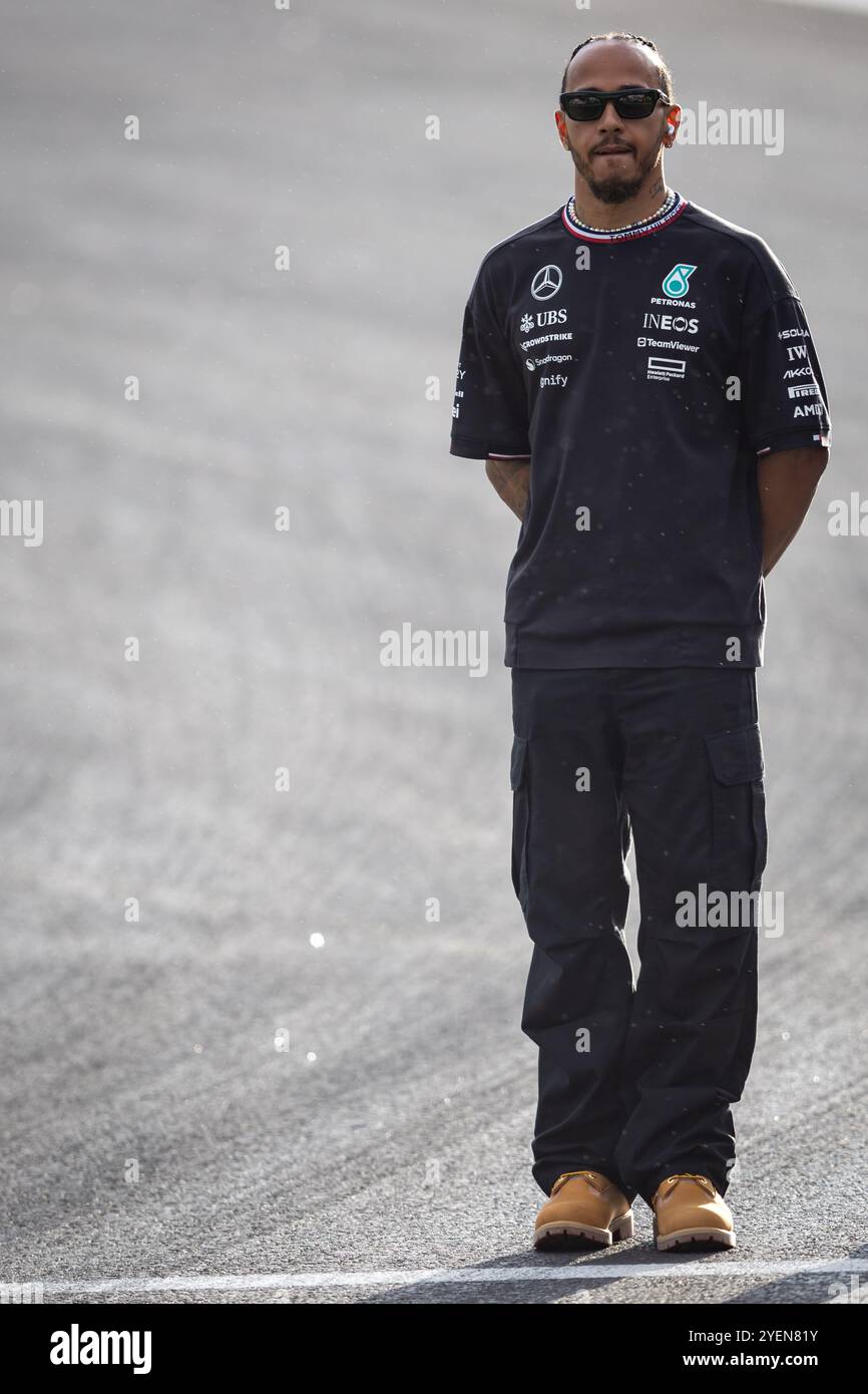 San Paolo, Brasile. 31 ottobre 2024. SAN PAOLO, BRASILE - 01 NOVEMBRE: Sir Lewis Hamilton, Mercedes-AMG F1 Team, il percorso in pista durante le anteprime davanti al Gran Premio del Brasile di Formula 1 FIA all'autodromo Jose Carlos Pace il 1° novembre 2024 a Interlagos, San Paolo, Brasile. (Rodolfo Buhrer /SPP) credito: SPP Sport Press Photo. /Alamy Live News Foto Stock