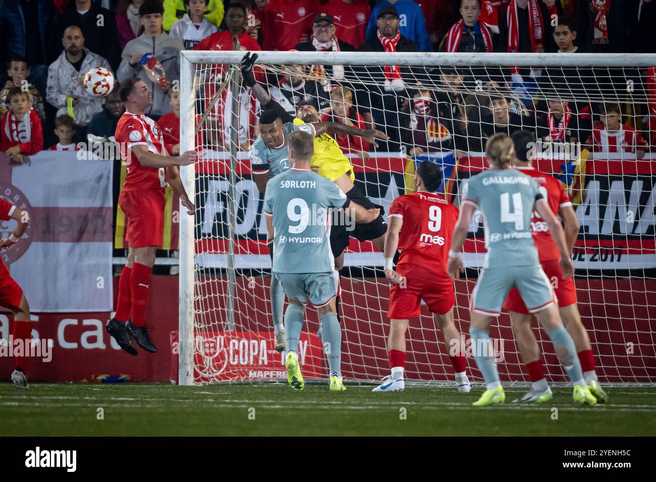 Madrid, Spagna. 31 ottobre 2024. Agustin Mora (UE Vic) in azione durante una partita di Copa del Rey tra UE Vic e Atlético de Madrid all'Estadi Hipolit Planas. Punteggio finale; UE Vic 0 : 2 Atlético de Madrid. (Foto di Felipe Mondino/SOPA Images/Sipa USA) credito: SIPA USA/Alamy Live News Foto Stock