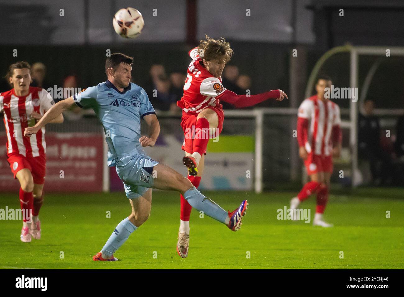 Brackley, Inghilterra - 15 ottobre 2024: Morgan Roberts prende un tiro durante la fa Cup di Brackley Town 4th Round Qualifying Replay contro l'Hartlepool United Foto Stock